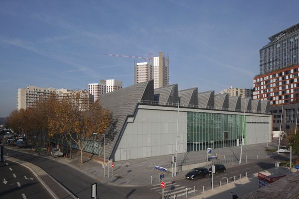 RENAULT SQUARE COM